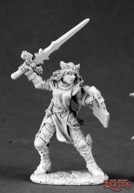 Empower Your Quest with Elise, the Courageous Female Knight | Unveiling Her Heroic Journey